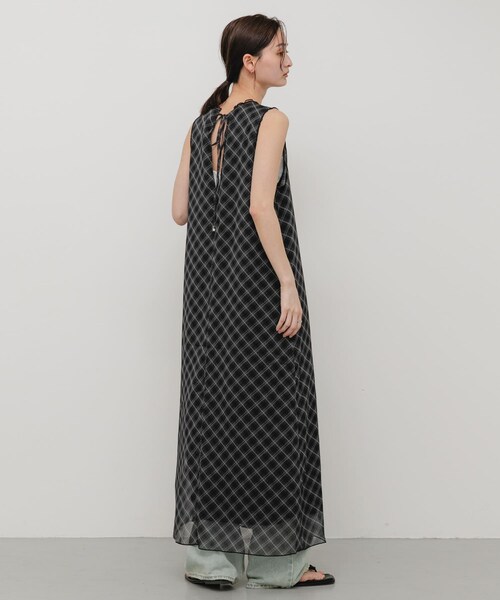 SENSE OF PLACE by URBAN RESEARCH(センスオブプレイスバイアーバンリサーチ)の「チェックシアーナローワンピース(ワンピース・レディース・BLACK/BROWN/BEIGE・One/COMPACT)」の8枚目の写真