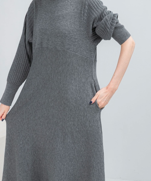 URBAN RESEARCH ROSSO（アーバンリサーチロッソ）の「『WEB限定』タートルネックデザインスリーブワンピース（ワンピース・レディース・GRAY/RED/D/BROWN/NAVY・FREE）」の15枚目の写真