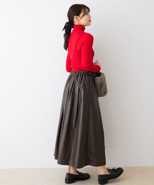 URBAN RESEARCH ROSSO（アーバンリサーチロッソ）の「F by ROSSO　ウォッシャブルシアーリブタートルニット（ニット/セーター・レディース・L/GRAY/RED/BLACK/BROWN・Free）」の22枚目の写真