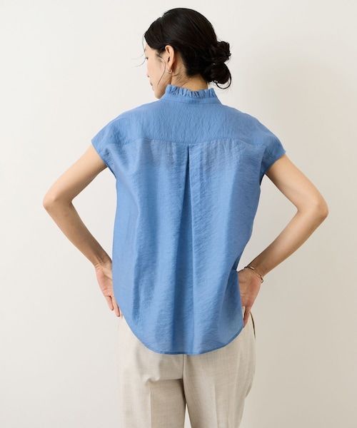 ROPE'(ロペ)の「【WEB限定カラー】スタンドフリルスキッパーブラウス(無地・ピンストライプ)/イージーケア(シャツ/ブラウス・レディース・ブラック/ホワイト系/ブルー/ピンク・F)」の11枚目の写真