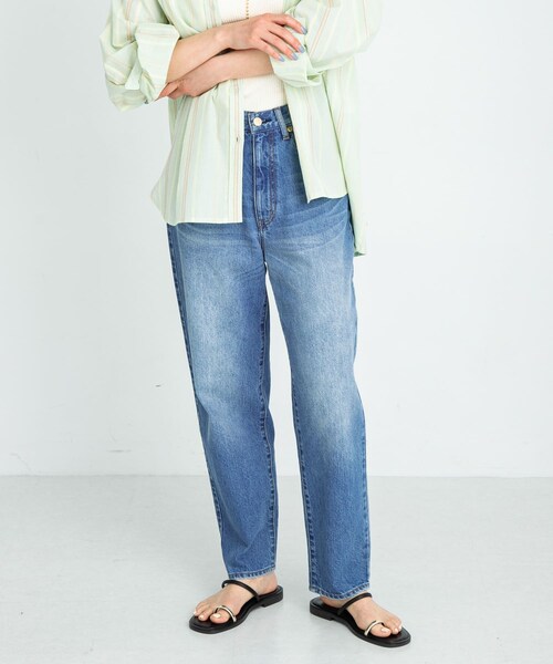 URBAN RESEARCH Sonny Label（アーバンリサーチサニーレーベル）の「『34サイズ/低身長向けも展開』ワイドテーパードデニム（デニムパンツ・レディース・ミッドブルー/ホワイト・34/36/38）」の3枚目の写真