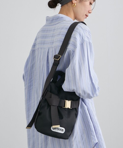 ADAM ET ROPE'(アダムエロペ)の「【OUTDOOR PRODUCTS for SALON】2WAY ベルトトートバッグSS(トートバッグ・レディース・ブラック/ダークブラウン・F)」の6枚目の写真