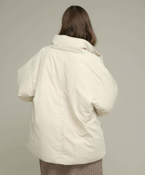 URBAN RESEARCH Sonny Label（アーバンリサーチサニーレーベル）の「撥水スタンドダウンジャケット（その他アウター・レディース・ブラック/エクリュ/ライトカーキ・FREE）」の8枚目の写真