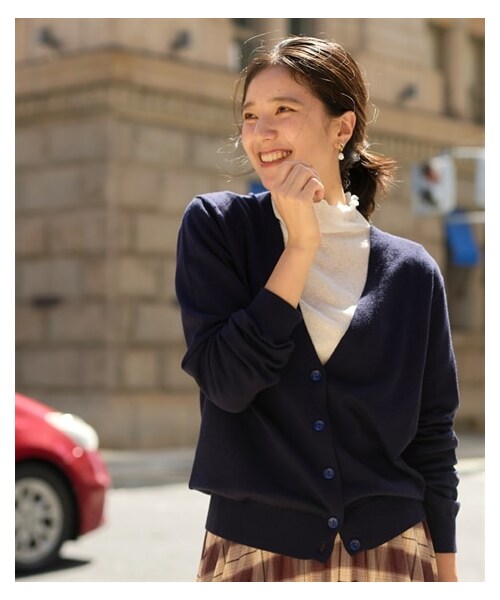 nissen（ニッセン）の「大きいサイズ 〔ふわっともっちり素材〕ベーシックニットカーディガン（カーディガン/ボレロ・レディース・グレー/ネイビー/黒・L/LL/3L/4L/5L/6L/8L/10L）」の4枚目の写真