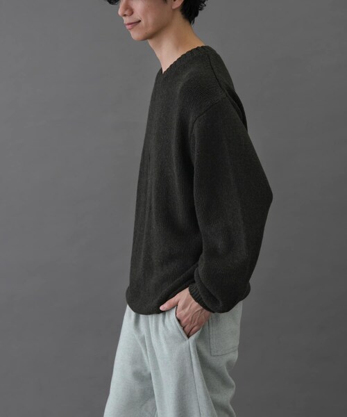 URBAN RESEARCH DOORS（アーバンリサーチドアーズ）の「FORK&SPOON　コットンウールVネックニット（ニット/セーター・メンズ・BLACK/LODEN・4/5）」の16枚目の写真