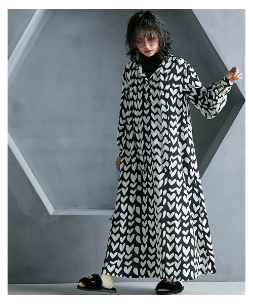 nissen（ニッセン）の「ハートプリントボウタイロングワンピース＜大きいサイズ有＞GEVS.（ワンピース・レディース・グリーン系/黒系・6L/8L/10L）」の6枚目の写真