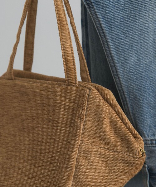 URBAN RESEARCH DOORS（アーバンリサーチドアーズ）の「『別注』beej×DOORS　シェニールハンドバッグ（ハンドバッグ・レディース・MUSTARD/KHAKI・One）」の7枚目の写真