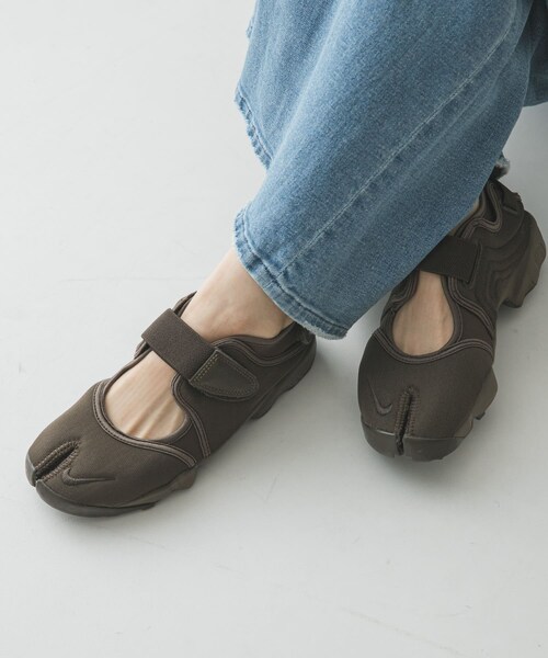 URBAN RESEARCH（アーバンリサーチ）の「NIKE　エア リフト FL（スニーカー・レディース・D HAZEL・23/24/25/26）」の4枚目の写真