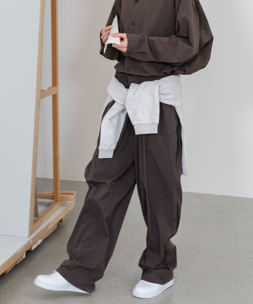 URBAN RESEARCH（アーバンリサーチ）の「dDdDdDd　NYLON WIDE TAPERED PANTS（その他パンツ・メンズ・BROWN/BLACK/NAVY/CHARCOAL・S/M/L/XL/XXL）」の20枚目の写真