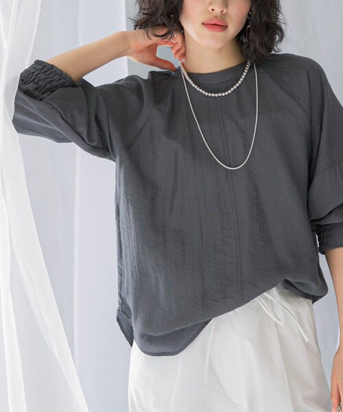 URBAN RESEARCH ROSSO（アーバンリサーチロッソ）の「2WAYギャザースリーブブラウス（シャツ/ブラウス・レディース・CHARCOAL/L/BEIGE/YELLOW・FREE）」の12枚目の写真