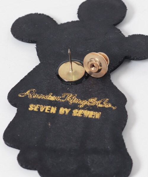 URBAN RESEARCH（アーバンリサーチ）の「SEVEN BY SEVEN　LEATHER CARVING PINS M（ブローチ/コサージュ・メンズ・010 BLACK/040 BEIGE・Free）」の6枚目の写真