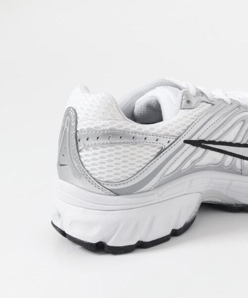 URBAN RESEARCH DOORS(アーバンリサーチドアーズ)の「NIKE エアマックス MOTO 2K(スニーカー・レディース・WHITE/IVORY/BLACK・23.5/24/24.5/25)」の9枚目の写真