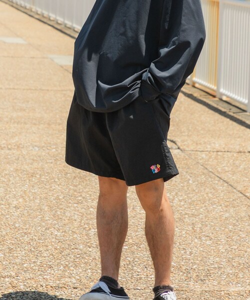 URBAN RESEARCH(アーバンリサーチ)の「Wide Dad GRAPHIC SHORTS WITH HATCH(その他パンツ・メンズ・BLACK/NAVY/ORANGE・1/2)」の6枚目の写真