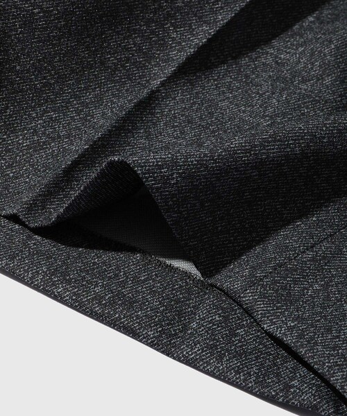 ADAM ET ROPE'（アダムエロペ）の「【REVERBERATE/リバーバレイト】TACKED TROUSERS（スラックス・メンズ・ブラック/ダークブラウン・1/2）」の11枚目の写真