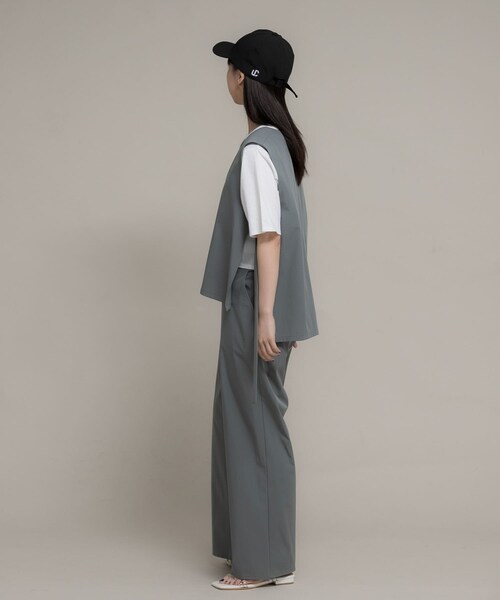 SENSE OF PLACE by URBAN RESEARCH（センスオブプレイスバイアーバンリサーチ）の「Uiscel　4WAYストレッチベストセットアップ（セットアップ・レディース・BLACK/KHAKI・S/M）」の17枚目の写真
