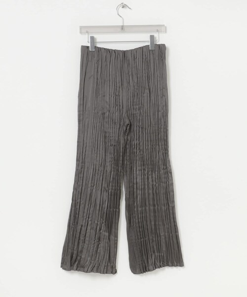 URBAN RESEARCH(アーバンリサーチ)の「Studio Doe SATIN PLEATED EASY PANTS(その他パンツ・レディース・CREAM/BLACK/GREY・S/M)」の13枚目の写真