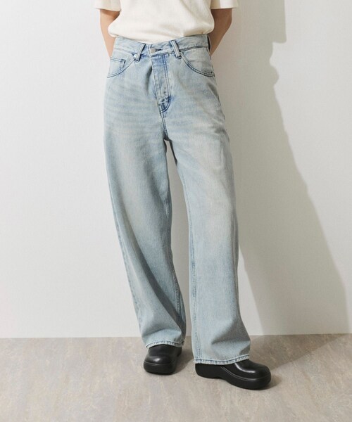 ADAM ET ROPE'（アダムエロペ）の「【WEB限定】ワイドストレートデニムパンツ（デニムパンツ・レディース・サックス・34/36/38）」の4枚目の写真