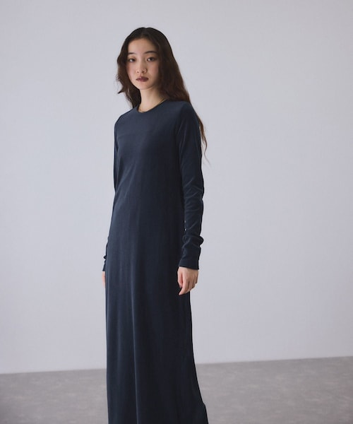 ADAM ET ROPE'（アダムエロペ）の「ベロア BOTANICAL DYED DRESS（ワンピース・レディース・オリーブ/ネイビー/ピンク・1/2）」の18枚目の写真