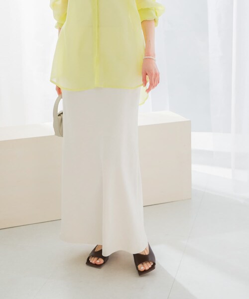 URBAN RESEARCH ROSSO（アーバンリサーチロッソ）の「接触冷感リネン混バイヤススカート（スカート・レディース・CHARCOAL/OFF/LIME・36/38）」の5枚目の写真