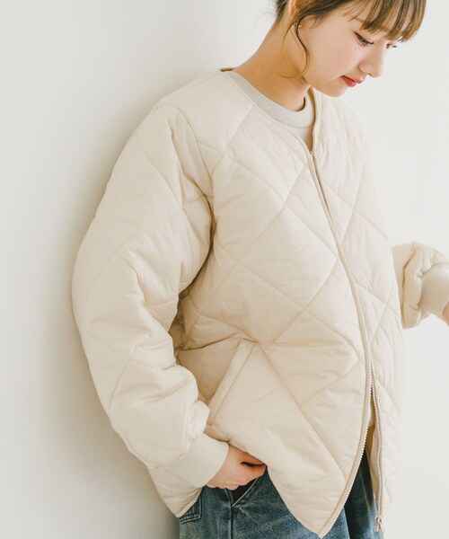 ITEMS URBANRESEARCH(アイテムズ アーバンリサーチ)の「中綿キルトノーカラージャケット(その他アウター・レディース・CHA/L.BEIGE/BEG/BLK・FREE)」の3枚目の写真