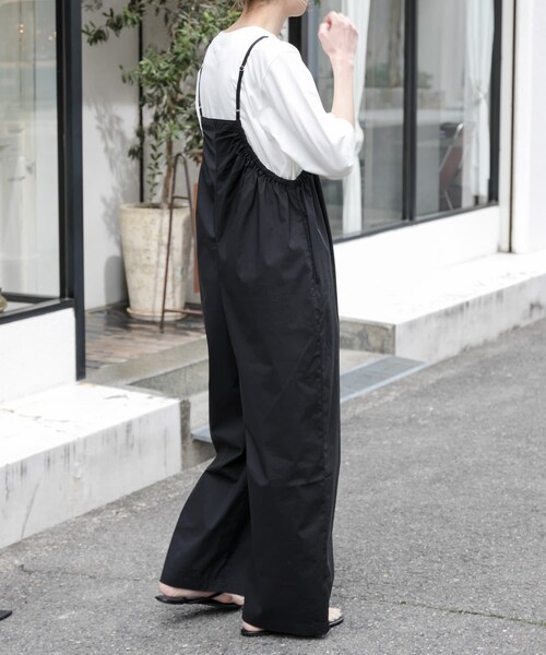 URBAN RESEARCH DOORS(アーバンリサーチドアーズ)の「FORK&SPOON サイドギャザーサロペット(サロペット/オーバーオール・レディース・KHAKI/BLACK・1/2)」の9枚目の写真