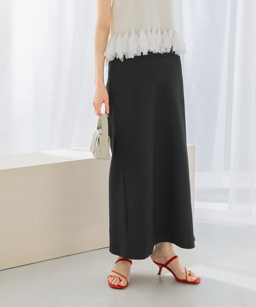 URBAN RESEARCH ROSSO（アーバンリサーチロッソ）の「接触冷感リネン混バイヤススカート（スカート・レディース・CHARCOAL/OFF/LIME・36/38）」の13枚目の写真