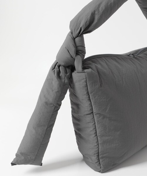 SENSE OF PLACE by URBAN RESEARCH（センスオブプレイスバイアーバンリサーチ）の「ナイロンパデットビックショルダー（ショルダーバッグ・メンズ・BLACK/WHITE/CHARCOAL/L.BLUE・one）」の20枚目の写真