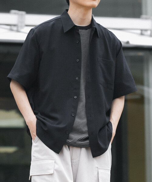 ITEMS URBANRESEARCH(アイテムズ アーバンリサーチ)の「『接触冷感/吸水速乾/イージーケア/UVカット』クイックドライリネンタッチ半袖シャツ(シャツ/ブラウス・メンズ・BLK/CHA/BEG/OLV・M/L)」の10枚目の写真