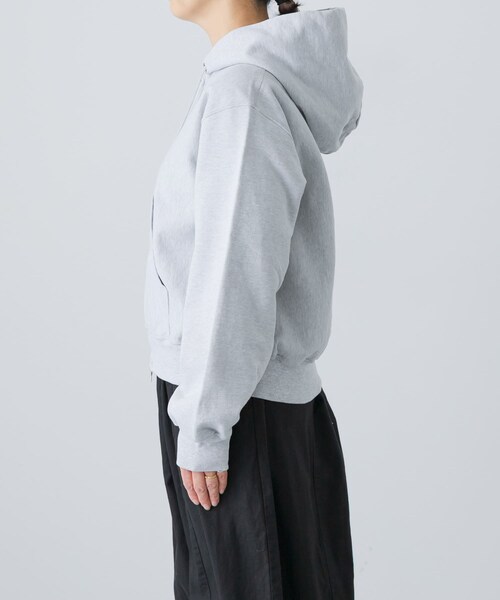 かぐれ（カグレ）の「blurhmsROOTSTOCK　THIN-SWEAT HOODIE ZIP（パーカー・レディース・H White/DarkNavy/H Beige・0）」の7枚目の写真