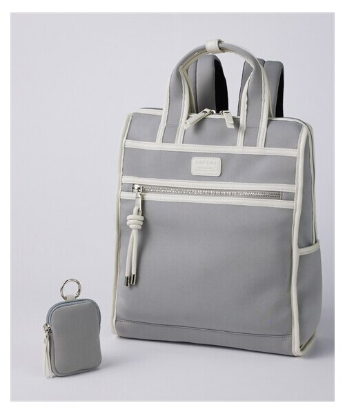 nissen（ニッセン）の「１０ポケットダイバー風素材リュックサック（ＰＣ収納）（Ａ４対応）（ミニポーチチャーム付）Poche Lab（ポッシェ ラボ）（バックパック/リュック・メンズ・ライトグレー×ホワイト/ベージュ×黒/黒×黒・Y）」の4枚目の写真