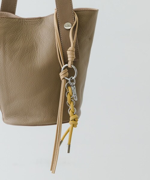 RODE SKO（ロデスコ）の「『別注』BEAURE×RODESKO　レザーチャーム（キーホルダー・レディース・BEIGE/CAMEL/BLACK・one）」の8枚目の写真