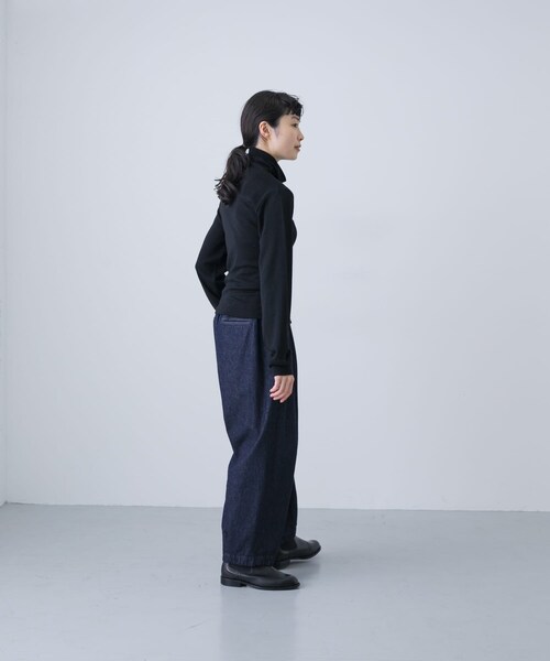 かぐれ(カグレ)の「HAVERSACK ウールフライスタートルネックシャツ(ニット/セーター・レディース・White/Black・1)」の11枚目の写真