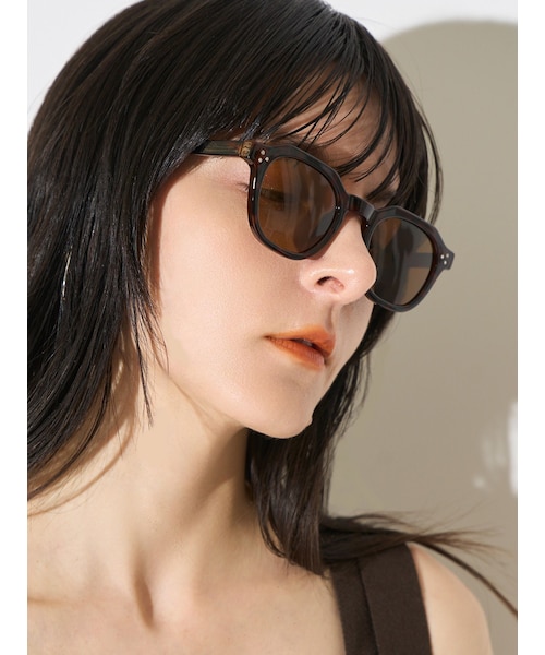 ELENDEEK(エレンディーク)の「FACET FRAME SUNGLASSES(サングラス・レディース・グレー/ブラック/ブラウン/ベージュ/ミックス・F)」の6枚目の写真