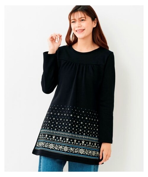 nissen（ニッセン）の「大きいサイズ裏起毛プリントチュニック（チュニック・レディース・【不要】ラズベリーピンク/【不要】ネイビー(ポップコーン)/【不要】ピーコックブルー(地図柄)/【不要】チャコールグレー(ビッグロゴ)/【不要】黒(スター)/【不要】モカベージュ(フラワー)/【不要】ネイビー(ノルディック)/【不要】グリーン(カレッジ)/【不要】カーキ×チェック/【不要】ピンク×ネイビー/【不要】黒(パネルプリント)/【不要】マスタード(ブルドッグ)/【不要】杢ライトグレー(ランダムロゴ)/【不要】黒×ピーコックブルー×杢/【不要】ブラウン(マウンテン)/【不要】フォレストグリーン(袖ロゴ)/杢グレー(DOG)/【不要】カーキ(パネルプリント)/【不要】ネイビー(重ね着風)/黒(サボテン)/【不要】ワイン系(切替)/【不要】黒(バックロゴ)/パープル(星柄)/黒系(ギンガム)/黒(ロゴ・ワッペン)/ピンクベージュ(アニマル)/ブラウン(雪柄)/ブルー(ボックスロゴ)/ネイビー(袖ロゴ)/杢チャコールグレー(カレッジ)/オフホワイト(ロゴ)/カーキ(バックロゴ)・L/LL/3L/4L/5L/6L/8L/10L）」の19枚目の写真