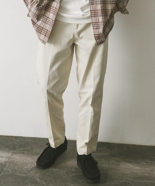 URBAN RESEARCH DOORS（アーバンリサーチドアーズ）の「テーパードチノトラウザー（チノパンツ・メンズ・BEIGE/ECRU/KHAKI/NAVY・S/M/L）」の8枚目の写真