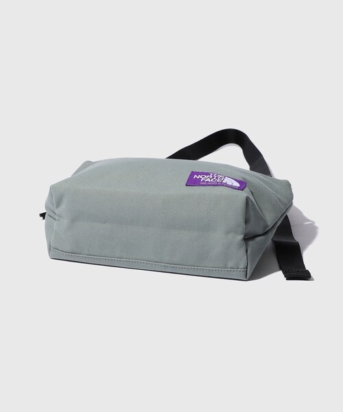 ADAM ET ROPE'(アダムエロペ)の「【THE NORTH FACE Purple Label】Field Small Shoulder Bag(ショルダーバッグ・メンズ・ブラック/チャコール/カーキ・F)」の7枚目の写真
