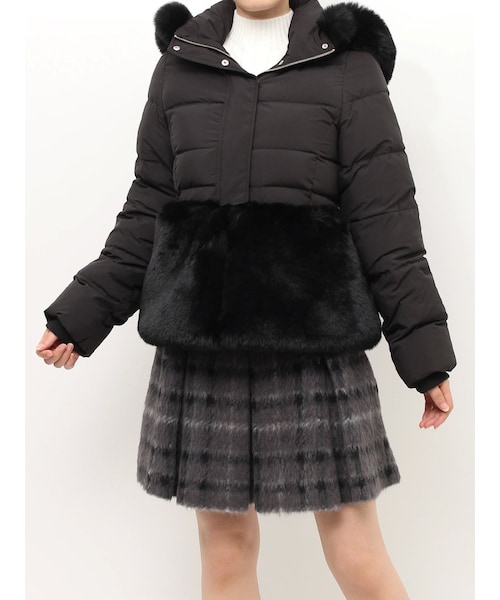 MERCURYDUO（マーキュリーデュオ）の「エコファーフーデッドペプラムダウン（ダウンジャケット/コート・レディース・アイボリー/ブラック・S/M）」の6枚目の写真