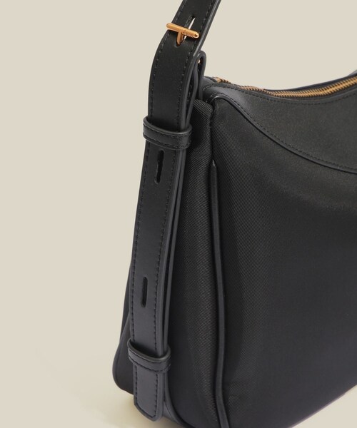 ROPE'(ロペ)の「【E'POR】C BAG Medium【撥水】【超軽量】(ハンドバッグ・レディース・ブラック/オフホワイト/カーキ・F)」の21枚目の写真