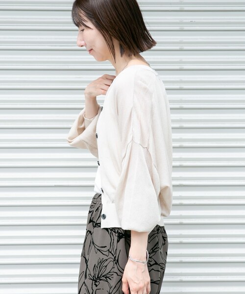 ITEMS URBANRESEARCH（アイテムズ アーバンリサーチ）の「『UVカット/接触冷感』エアリークルーネックカーディガン（カーディガン/ボレロ・レディース・BEG/MNT/NVY/PNK・Free）」の9枚目の写真