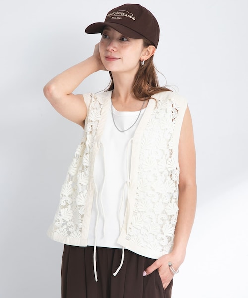 URBAN RESEARCH Sonny Label（アーバンリサーチサニーレーベル）の「ボタニカルモチーフレースベスト（ベスト・レディース・オフ/ブラック・FREE）」の3枚目の写真