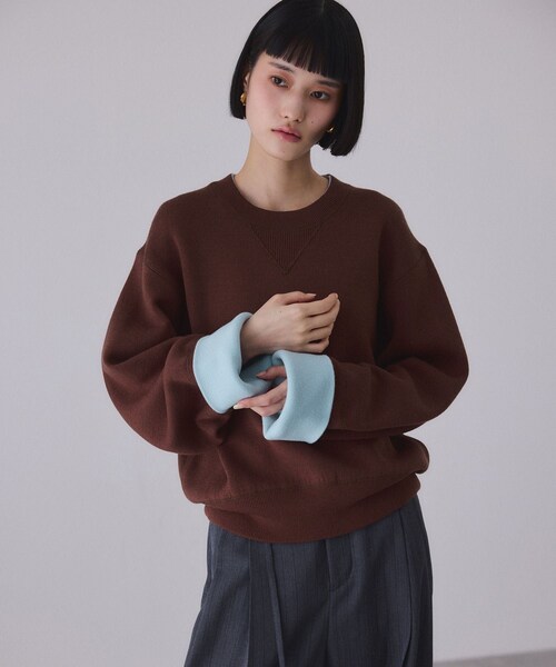 ADAM ET ROPE'(アダムエロペ)の「バイカラーリバーシブルニットプルオーバー(ニット/セーター・レディース・チャコール/ダークブラウン系/ピンク・F)」の4枚目の写真