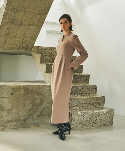 ROPE'（ロペ）の「【一部店舗限定】【REALM（レルム）】SLASH-NECK DRESS｜ドレス（ドレス・レディース・ブラウン系/ブラック・36/38）」の12枚目の写真