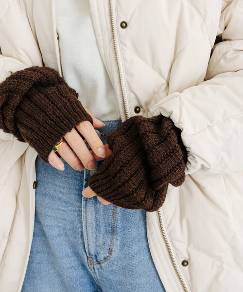 URBAN RESEARCH（アーバンリサーチ）の「アームウォーマー（ベルト・レディース・GRAY/BROWN・FREE）」の2枚目の写真