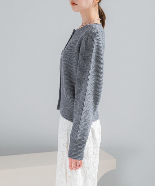 URBAN RESEARCH ROSSO（アーバンリサーチロッソ）の「ボタンデザインニットプルオーバー（カーディガン/ボレロ・レディース・WHITE/PINK/GRAY・Free）」の21枚目の写真