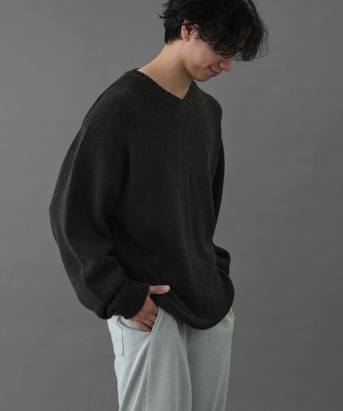 URBAN RESEARCH DOORS（アーバンリサーチドアーズ）の「FORK&SPOON　コットンウールVネックニット（ニット/セーター・メンズ・BLACK/LODEN・4/5）」の13枚目の写真