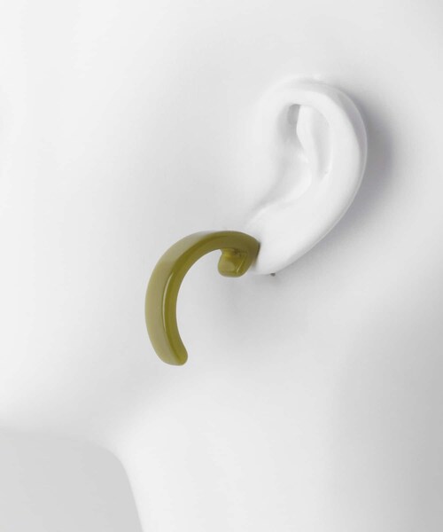 KBF（ケイビーエフ）の「アクリルBOWピアス∴（ピアス（両耳用）・レディース・KHAKI/IVORY・one/One）」の5枚目の写真