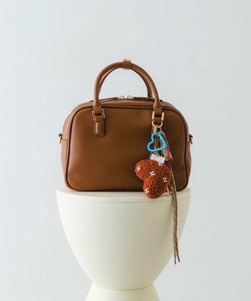 RODE SKO（ロデスコ）の「チャームセットボストンバッグ（ボストンバッグ・レディース・BROWN/BLACK/CAMEL・one）」の3枚目の写真