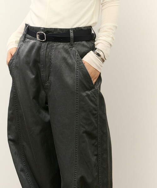 ADAM ET ROPE'（アダムエロペ）の「【PFT】ロングレザーベルト（ベルト・レディース・ゴールド/シルバー/シルバー系・F）」の5枚目の写真