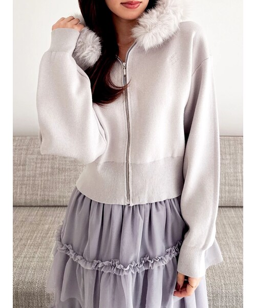 dazzlin（ダズリン）の「【WEB限定】フェイクファーニットフーディ（パーカー・レディース・オフホワイト/グレー/ピンク・F）」の2枚目の写真