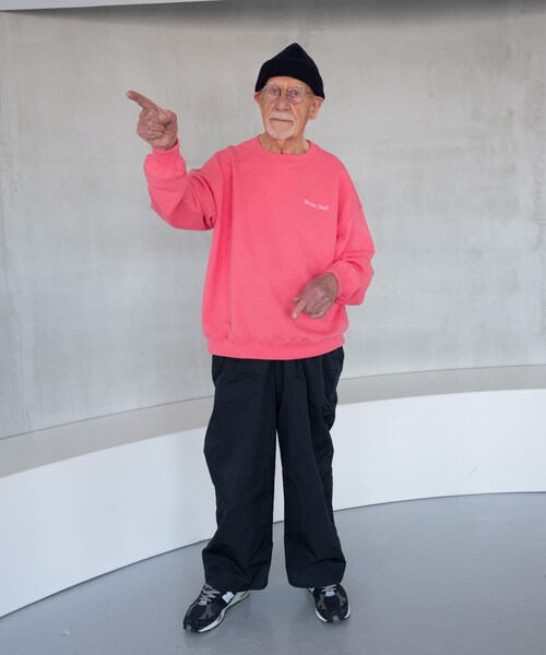 URBAN RESEARCH(アーバンリサーチ)の「Wide Dad SUPER WIDE SWEAT CREW-NECK(スウェット・メンズ・PINK/ASH・1/2)」の19枚目の写真